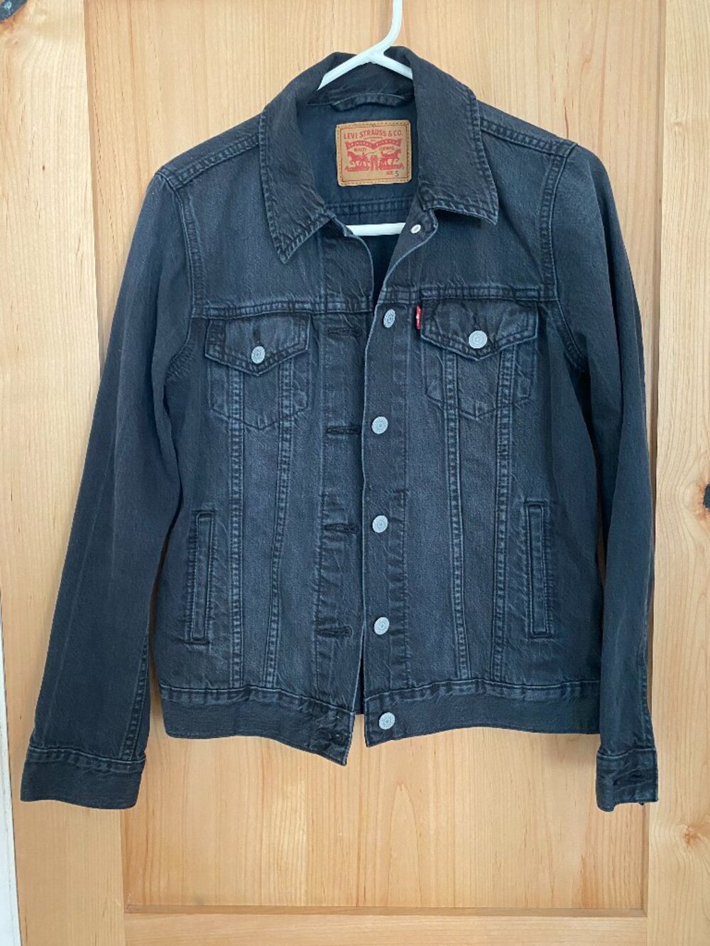 Women's Levi Black Denim Jean Trucker Jacket Size Small EUC PC9 15750-0044